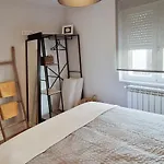 Atuairehome Visita Museo Evolucion Apartment Burgo